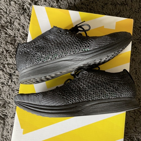 Triple black Nike Racer - Picture 3 of 6